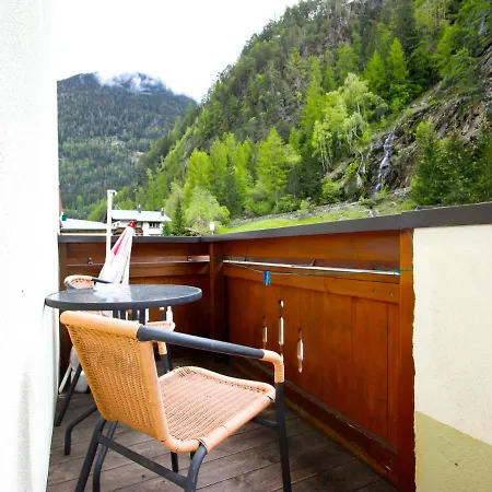 Falkner.1 Apartment *